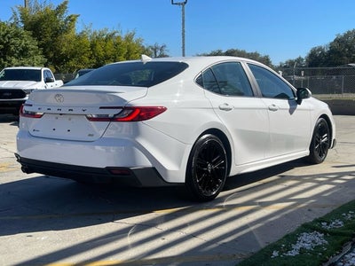 2025 Toyota Camry SE