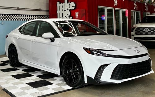 2025 Toyota Camry SE
