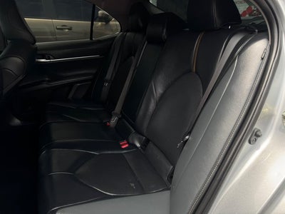2020 Toyota Camry Hybrid XLE