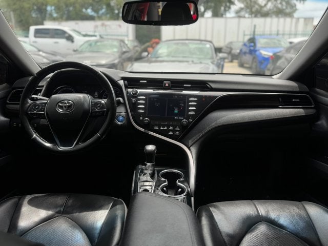 2020 Toyota Camry Hybrid XLE