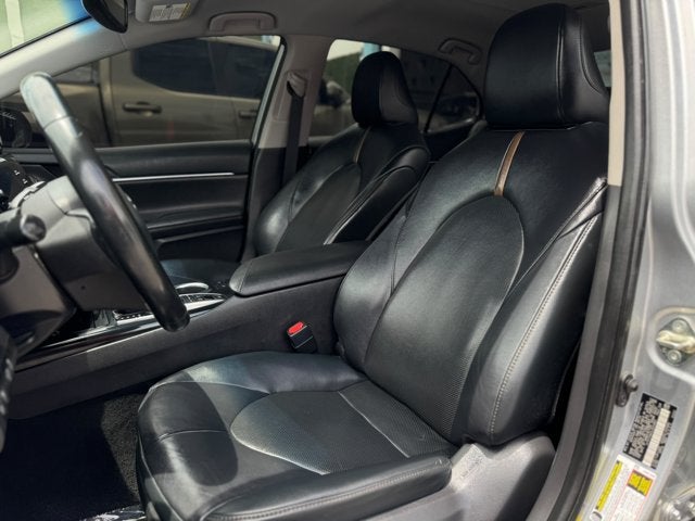 2020 Toyota Camry Hybrid XLE