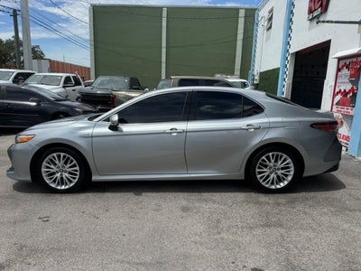 2020 Toyota Camry Hybrid XLE