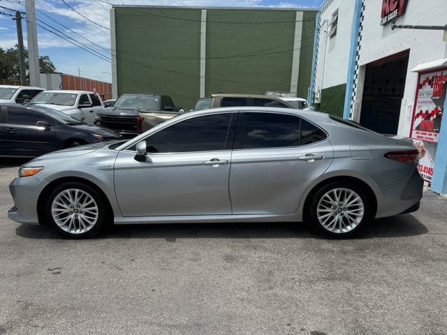 2020 Toyota Camry Hybrid XLE