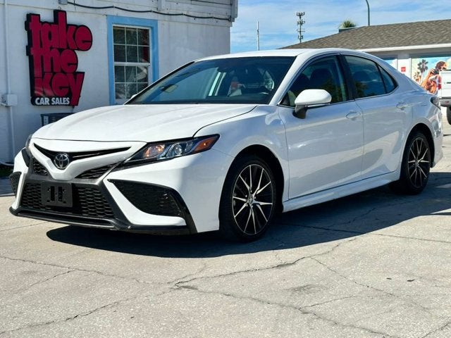 2023 Toyota Camry Hybrid SE Nightshade