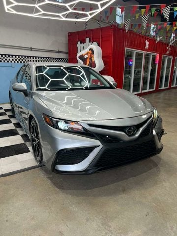 2023 Toyota Camry Hybrid SE Nightshade