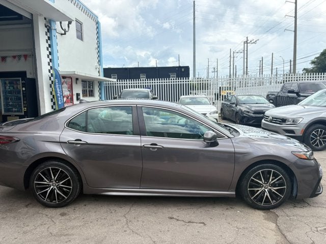 2023 Toyota Camry Hybrid SE Nightshade