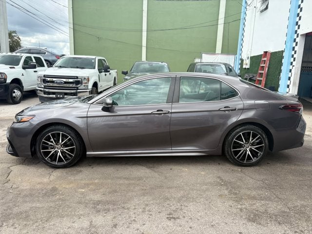 2023 Toyota Camry Hybrid SE Nightshade