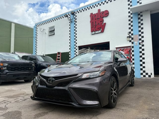 2023 Toyota Camry Hybrid SE Nightshade