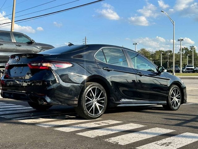 2023 Toyota Camry Hybrid SE Nightshade