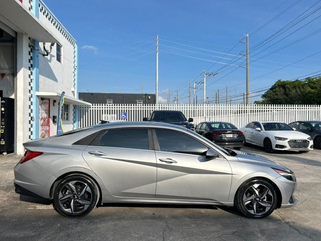 2022 Hyundai Elantra Limited