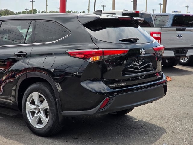 2022 Toyota Highlander LE