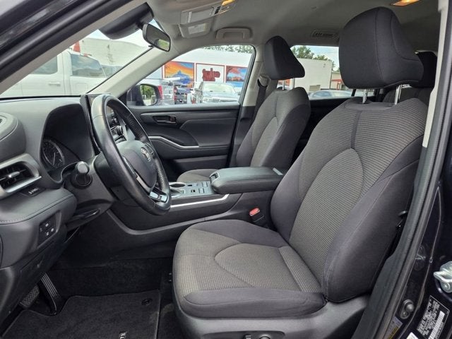 2022 Toyota Highlander LE