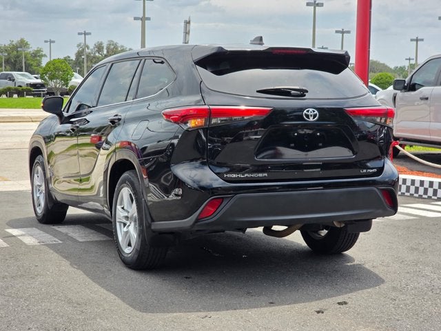 2022 Toyota Highlander LE
