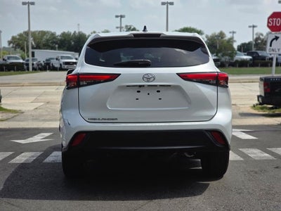 2022 Toyota Highlander L