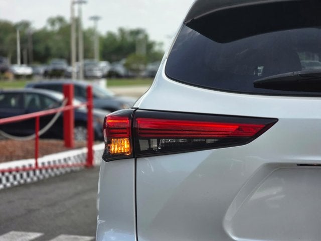 2022 Toyota Highlander L
