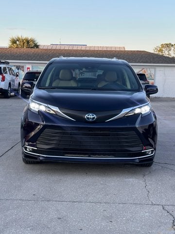 2021 Toyota Sienna XLE