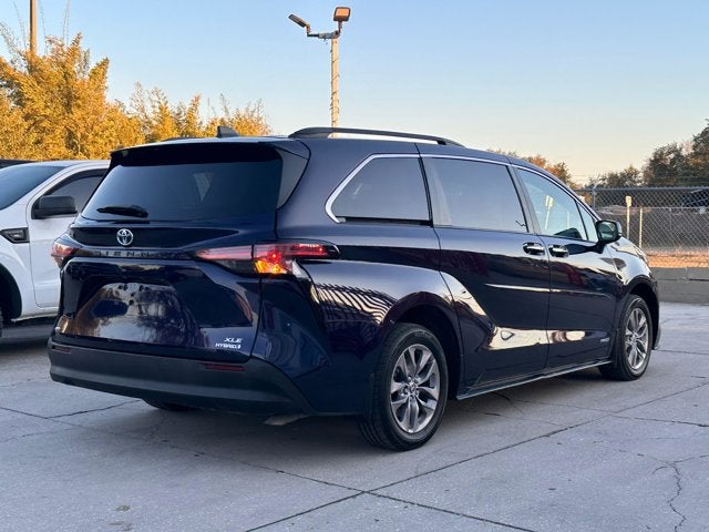 2021 Toyota Sienna XLE