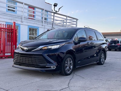 2021 Toyota Sienna XLE