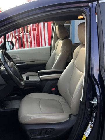 2021 Toyota Sienna XLE