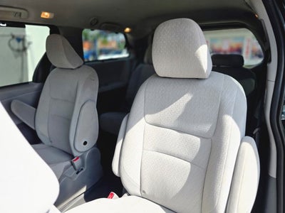 2020 Toyota Sienna LE
