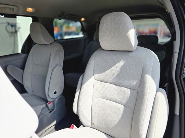 2020 Toyota Sienna LE