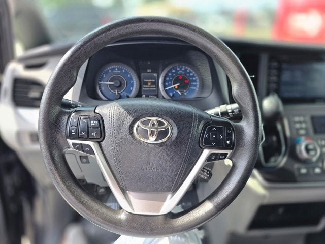2020 Toyota Sienna LE