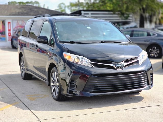 2020 Toyota Sienna LE