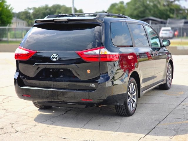2020 Toyota Sienna LE