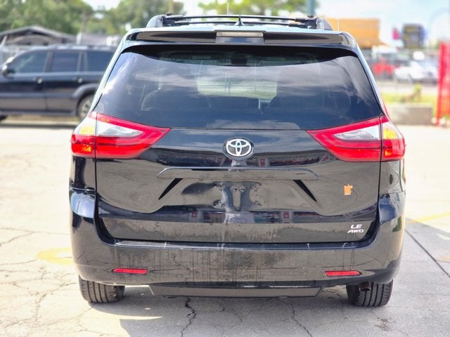 2020 Toyota Sienna LE