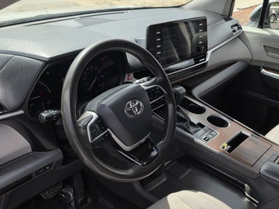 2021 Toyota Sienna LE