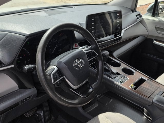 2021 Toyota Sienna LE