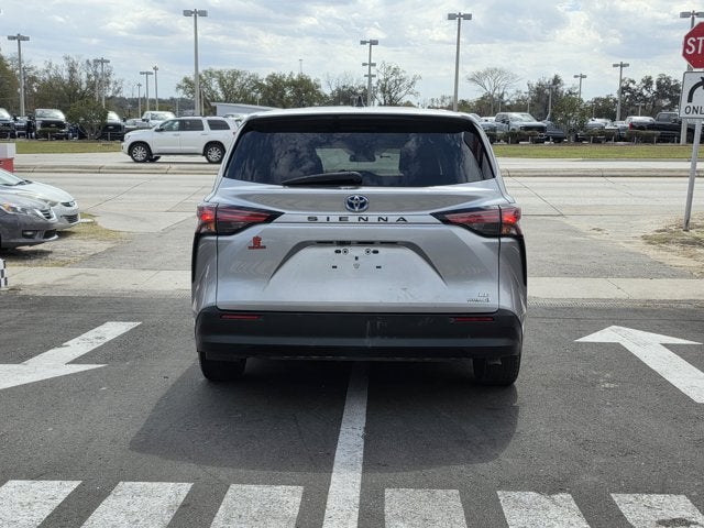 2021 Toyota Sienna LE