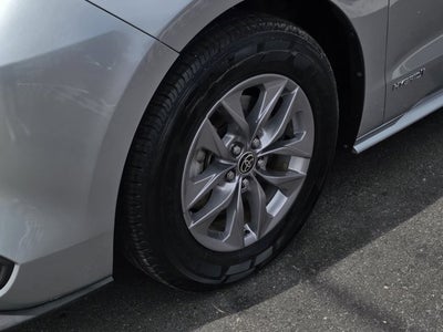 2021 Toyota Sienna LE