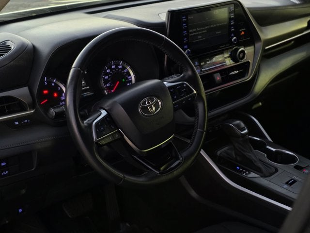 2021 Toyota Highlander LE