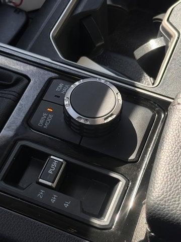 2023 Toyota Tundra 4WD SR5