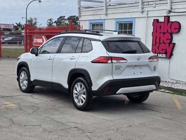 2024 Toyota Corolla Cross LE