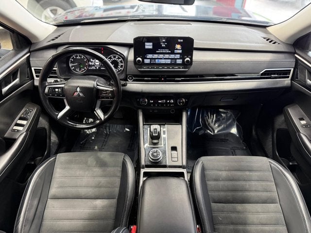 2024 Mitsubishi Outlander SE Black Edition