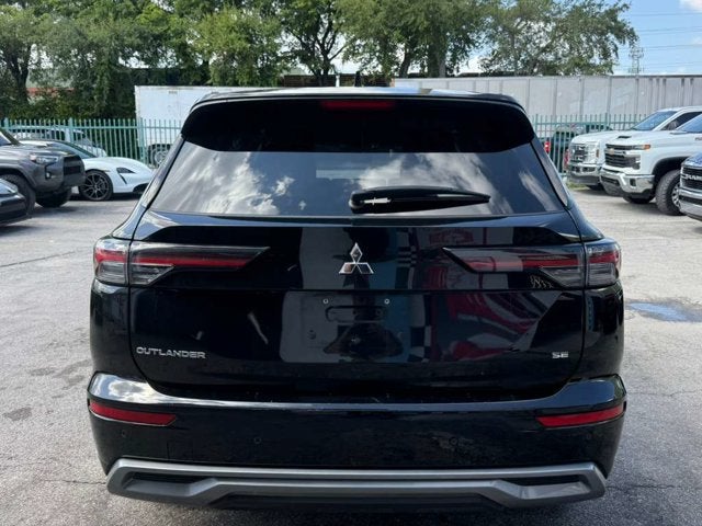 2025 Mitsubishi Outlander SE