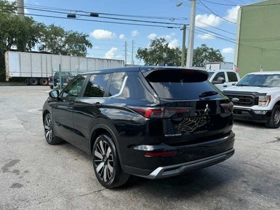2025 Mitsubishi Outlander SE