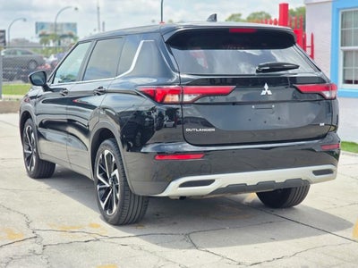 2024 Mitsubishi Outlander SE