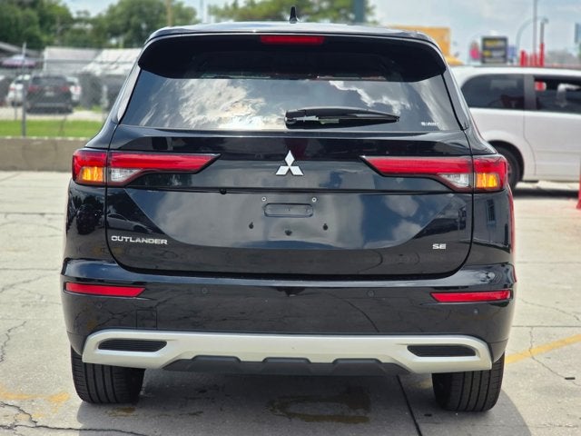 2024 Mitsubishi Outlander SE