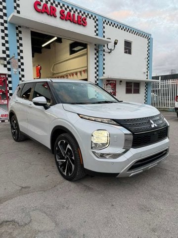 2024 Mitsubishi Outlander SE