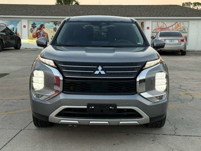 2024 Mitsubishi Outlander SE