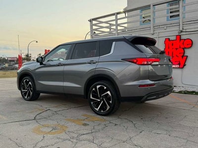 2024 Mitsubishi Outlander SE