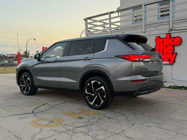 2024 Mitsubishi Outlander SE