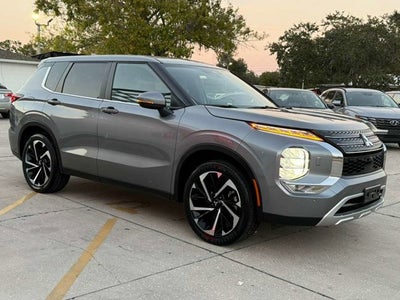 2024 Mitsubishi Outlander SE