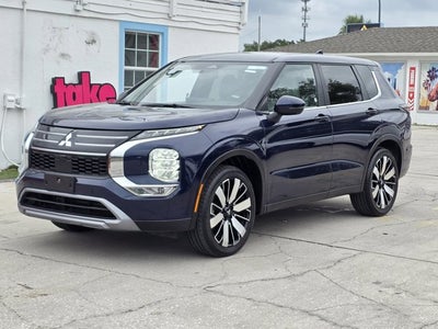 2025 Mitsubishi Outlander SE