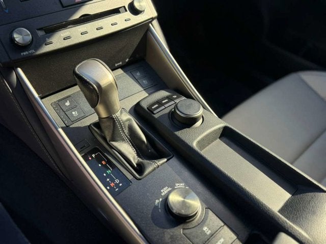2016 Lexus IS 200t 4dr Sdn