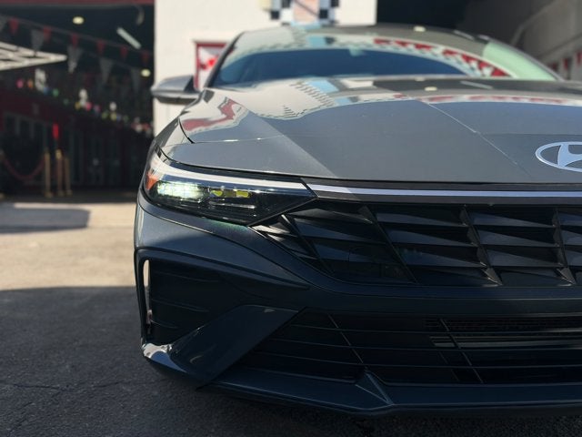 2024 Hyundai Elantra SE