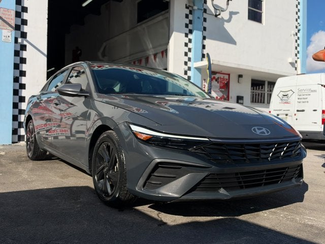 2024 Hyundai Elantra SE